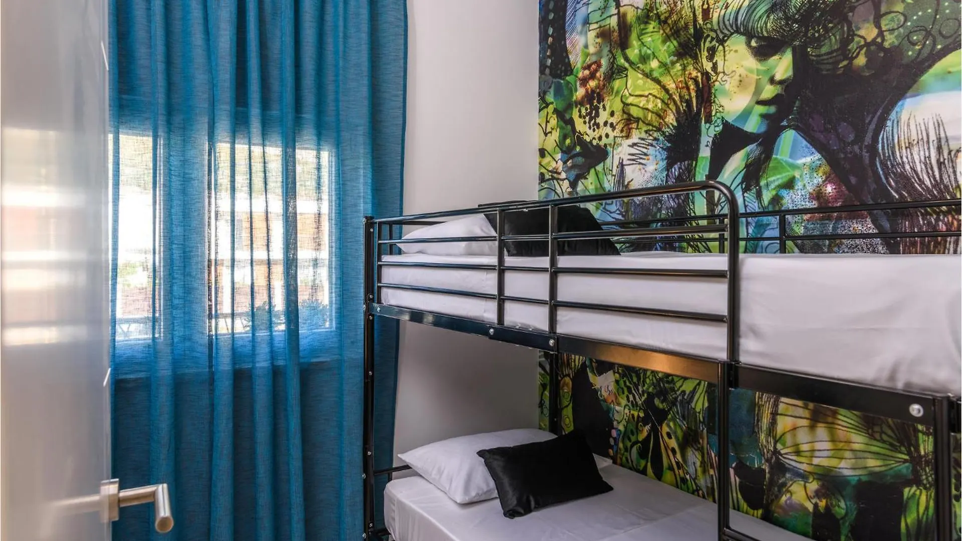 2 Bedroom Gorgeous Apartment In Kastel Gomilica Kastela